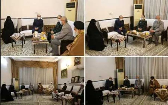 دیدار استاندار قم با مادر شهیدان مهدی و مجید زین الدین دیدار استاندار قم با مادر شهیدان مهدی و مجید زین الدین
